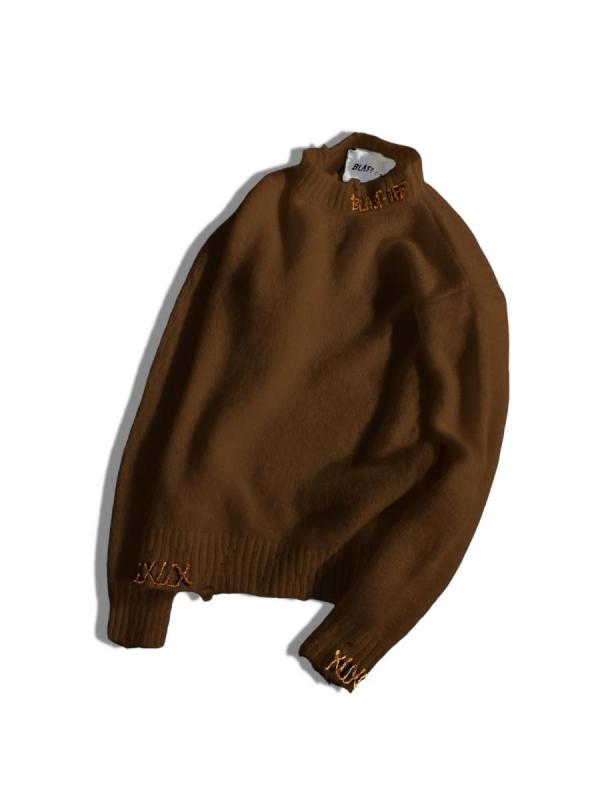 ロゴ刺繍入りモックネックニット