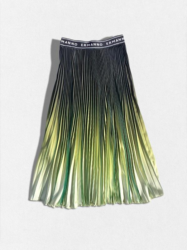 グラデーションプリーツスカート