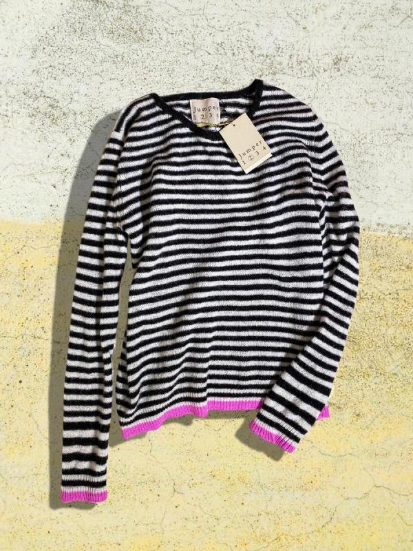 カシミアクルーネックニット