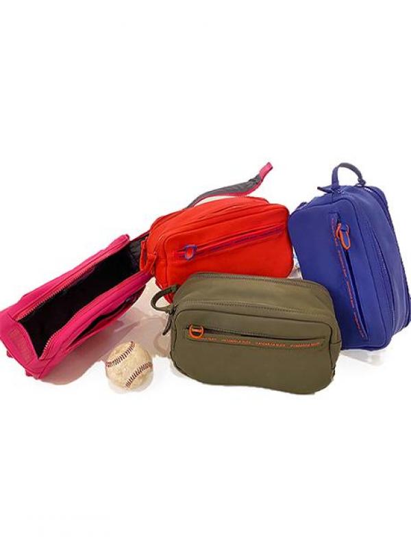 トラベルバッグ