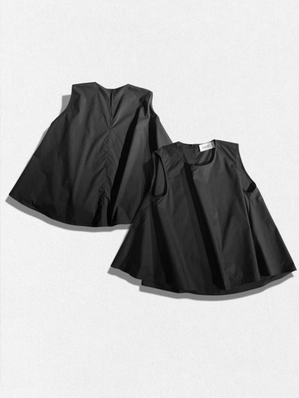 ノースリーブフレアトップス