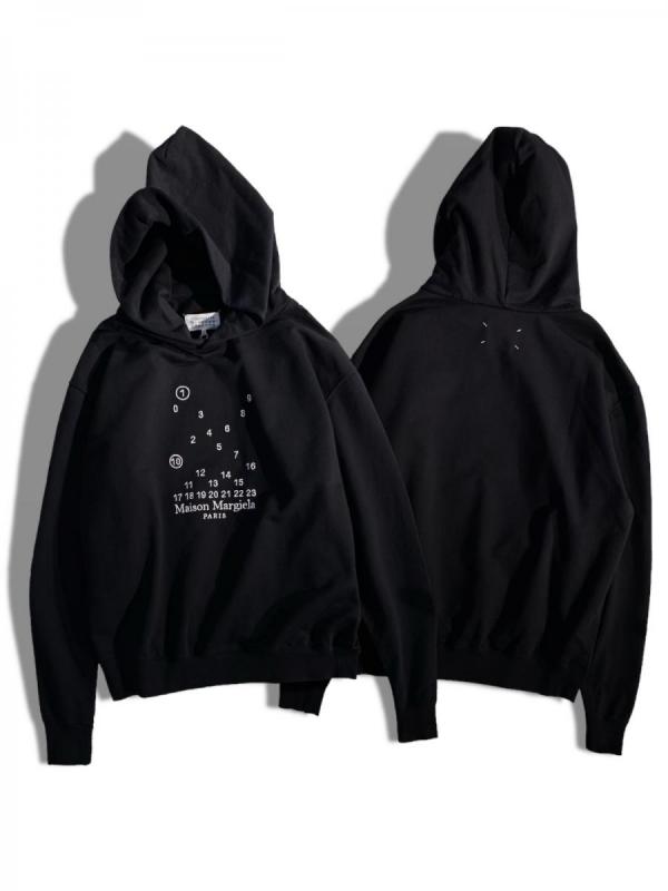 ロゴ刺繍プルオーバーパーカー