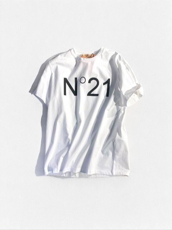 ロゴデザインクルーネックTシャツ