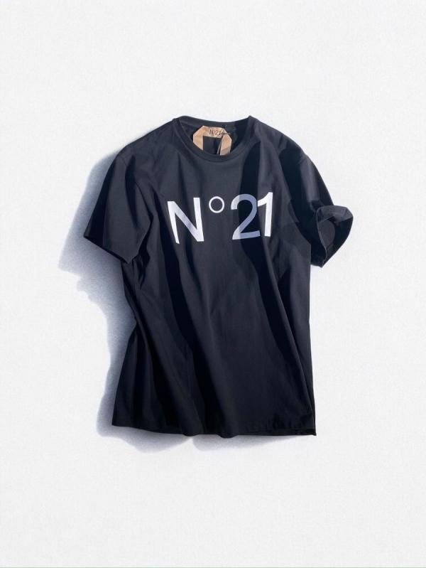 ロゴデザインクルーネックTシャツ