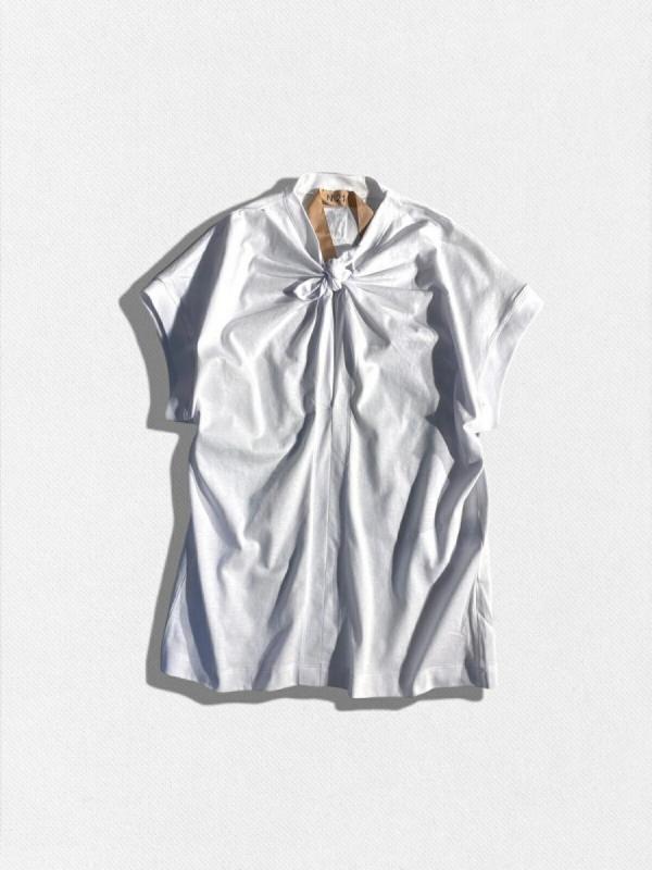 ネックデザインTシャツ