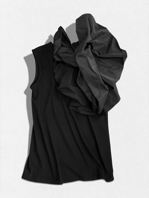 フラワーモチーフトップス