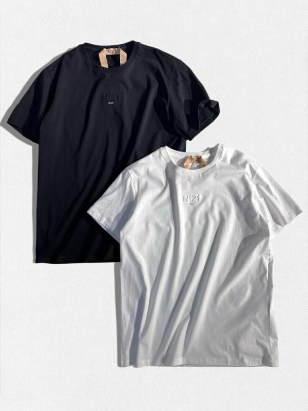 立体ロゴTシャツ