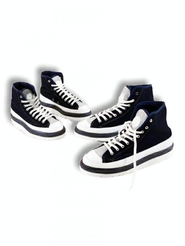 ハイカットスニーカー