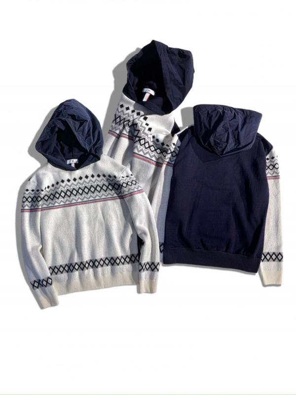 ノルディック柄プルオーバーフーディ