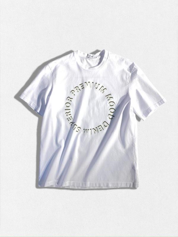 クルーネックTシャツ