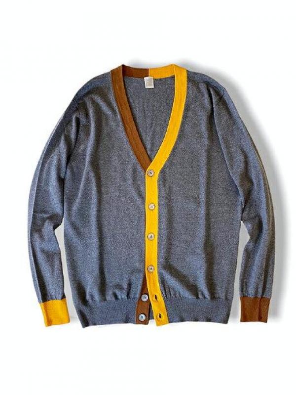 ニットカーディガン