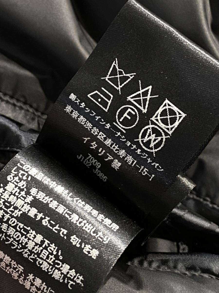 ロゴ入りフーディダウンベスト