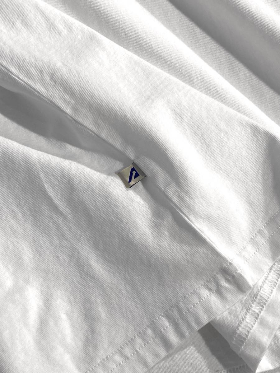 ロゴワッペン付クルーネックTシャツ
