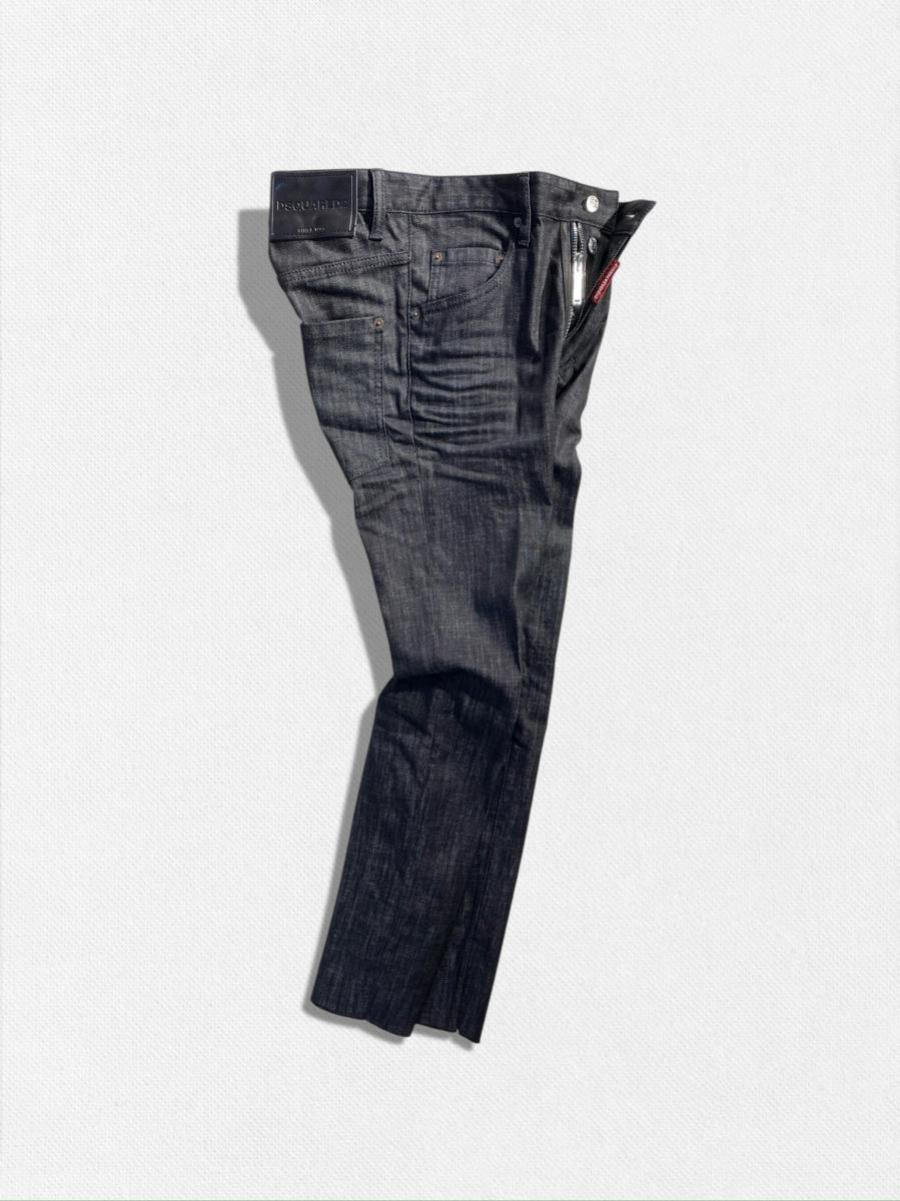 テーパードデニムパンツ