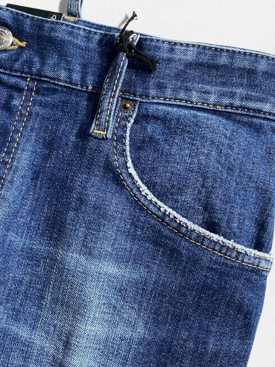 テーパードデニムパンツ《SUPER TWINKY JEAN》
