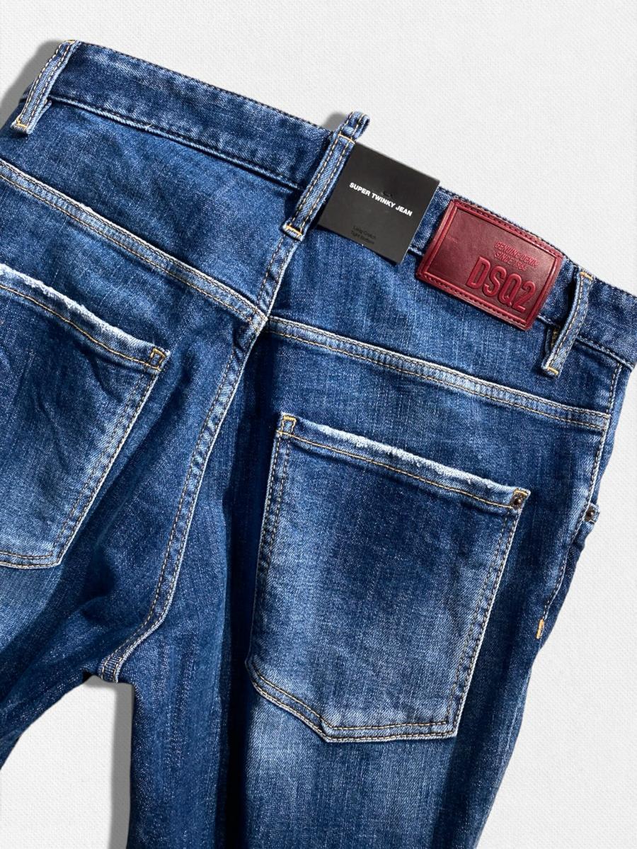 テーパードデニムパンツ《SUPER TWINKY JEAN》