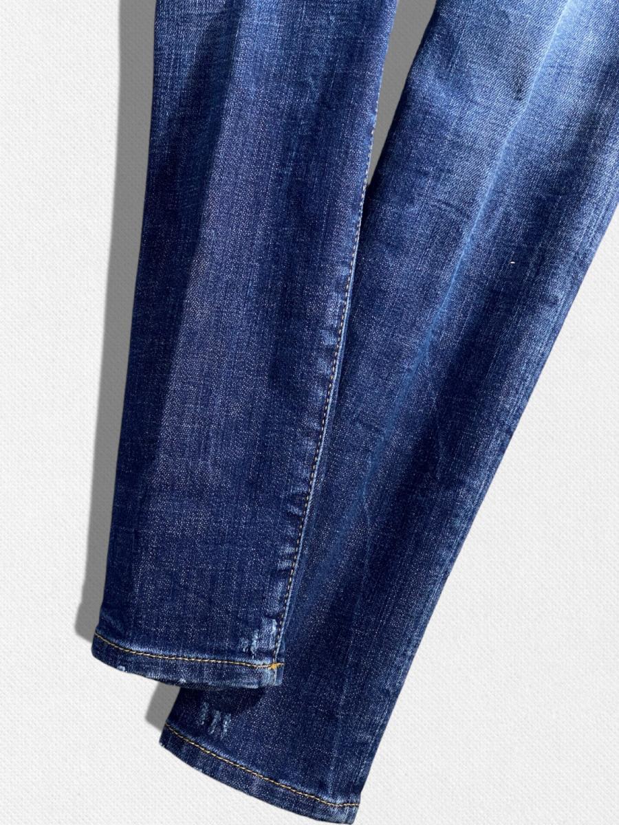 ダメージ加工テーパードデニムパンツ《MEDIUM WAIST JENNIFER JEAN》