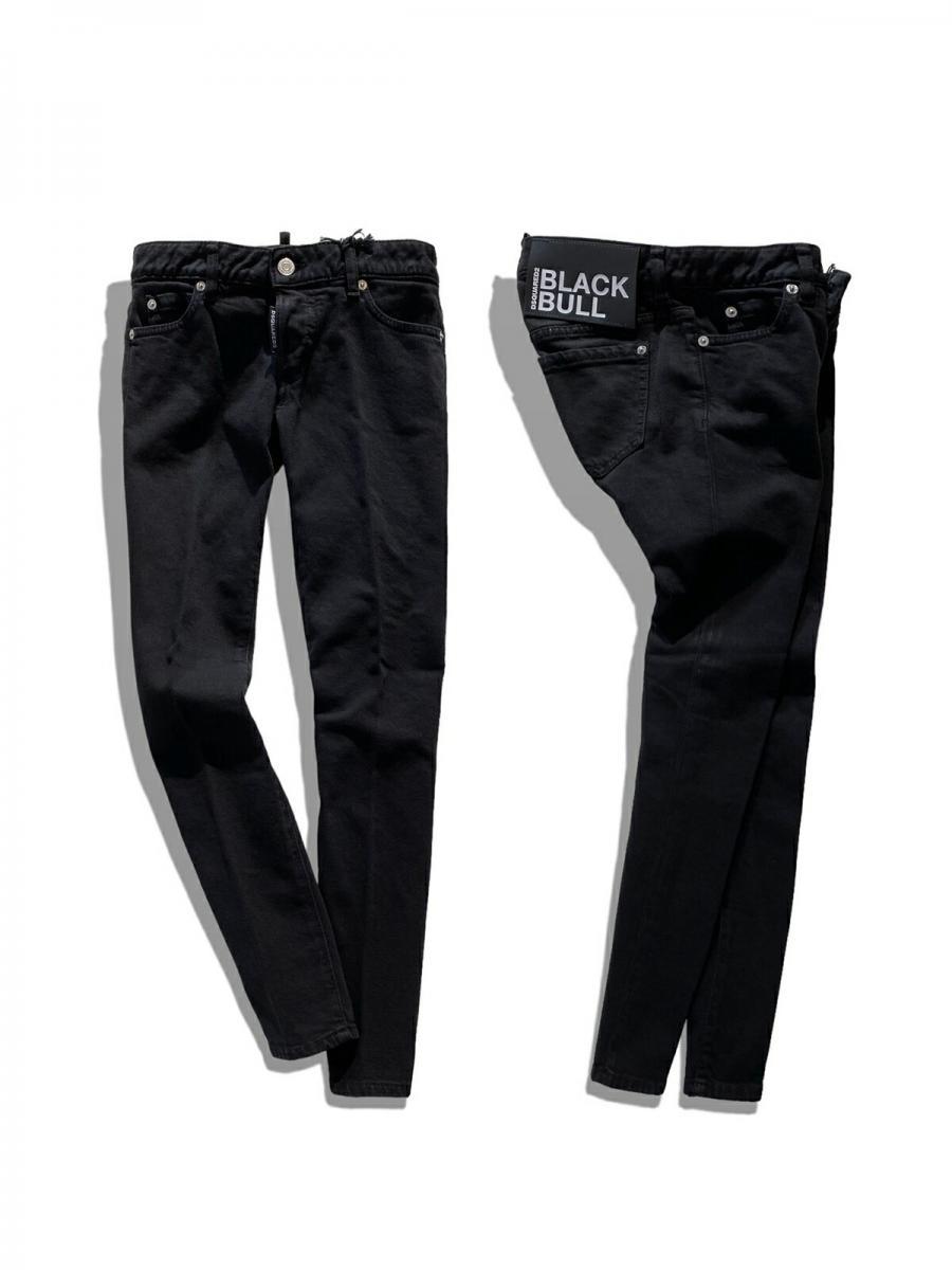 ブラックテーパードデニム《JENNIFER CROPPED JEAN》
