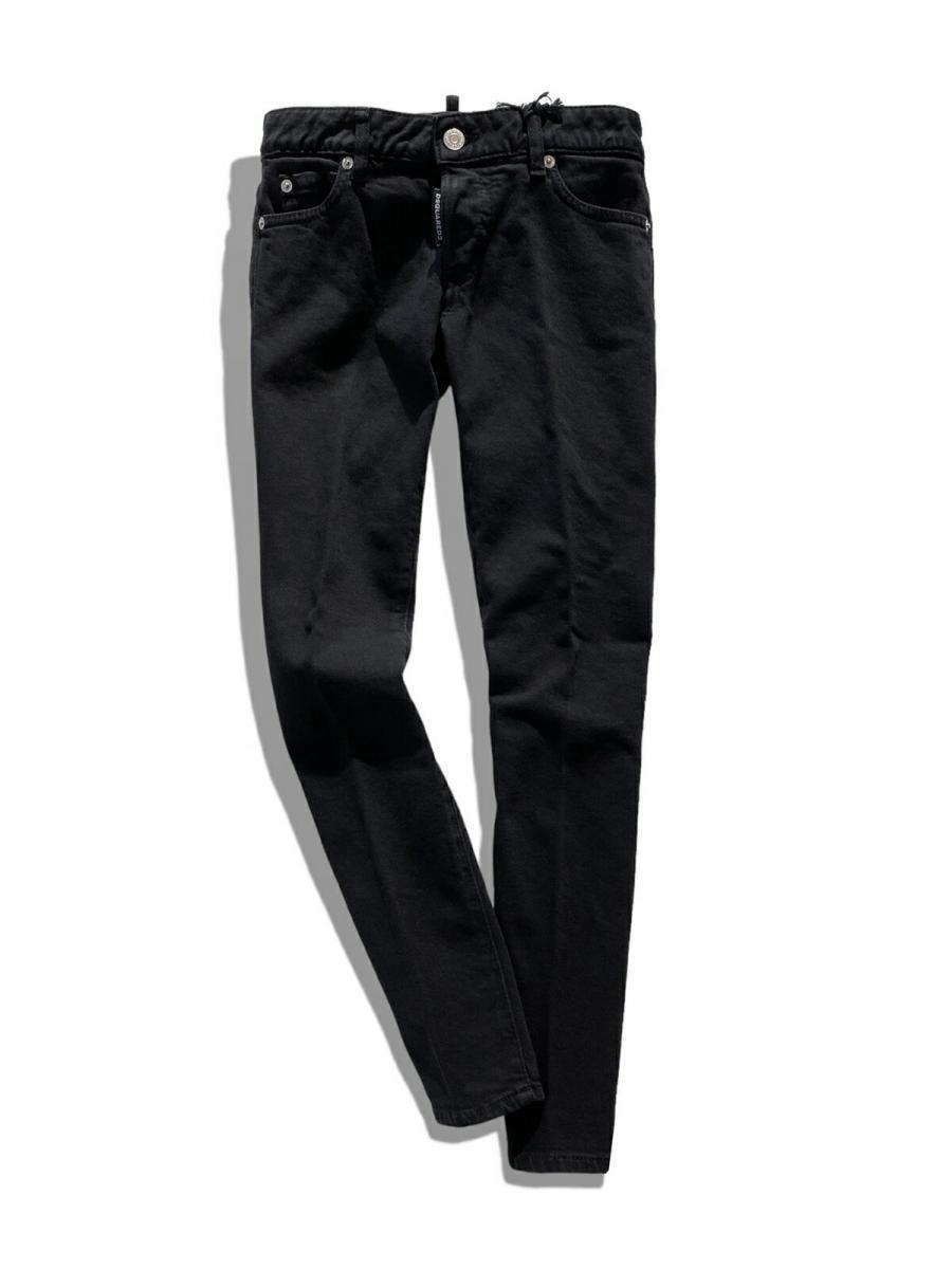ブラックテーパードデニム《JENNIFER CROPPED JEAN》