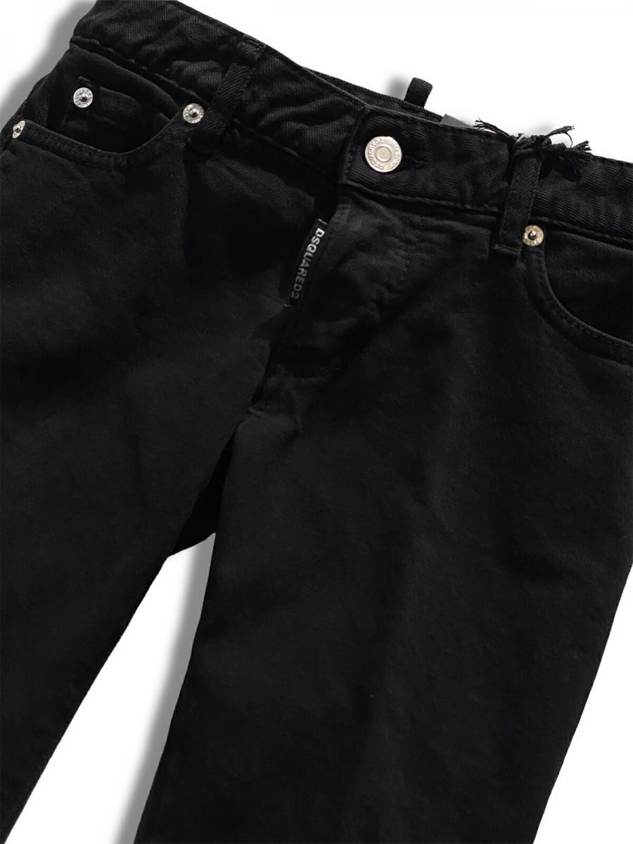 ブラックテーパードデニム《JENNIFER CROPPED JEAN》