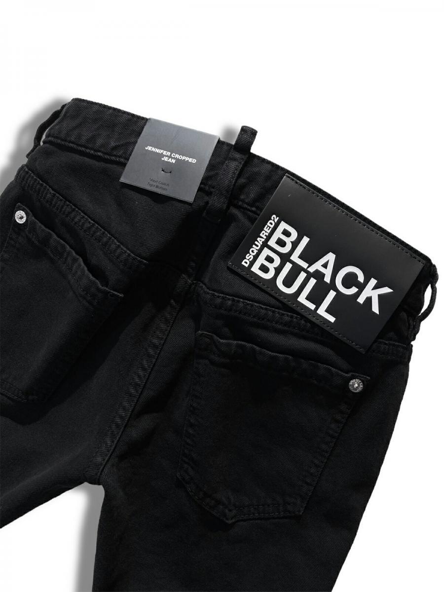 ブラックテーパードデニム《JENNIFER CROPPED JEAN》