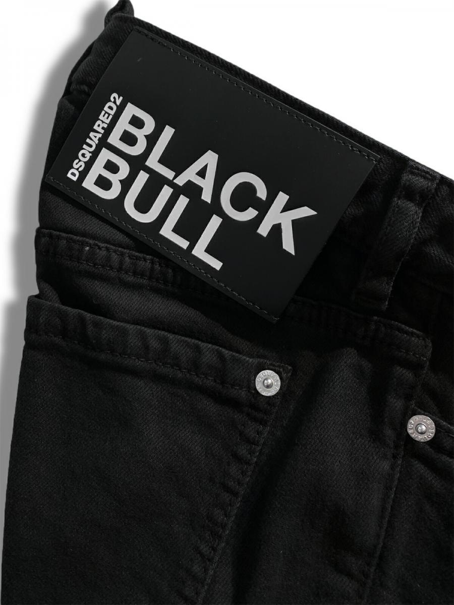 ブラックテーパードデニム《JENNIFER CROPPED JEAN》