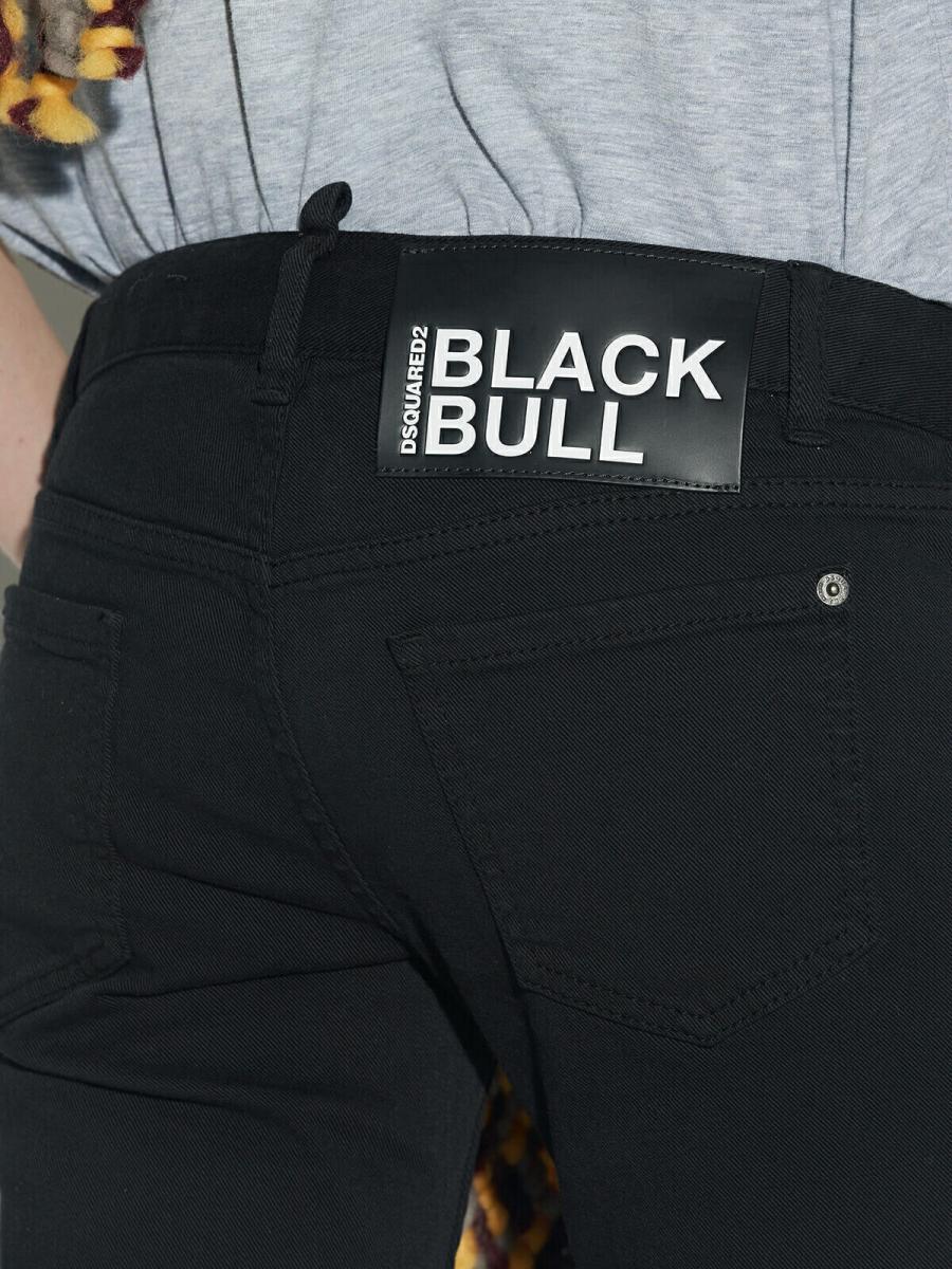ブラックテーパードデニム《JENNIFER CROPPED JEAN》