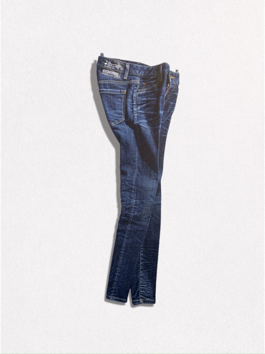 ダメージ加工テーパードデニムパンツ《MEDIUM WAIST JENNIFER JEAN》