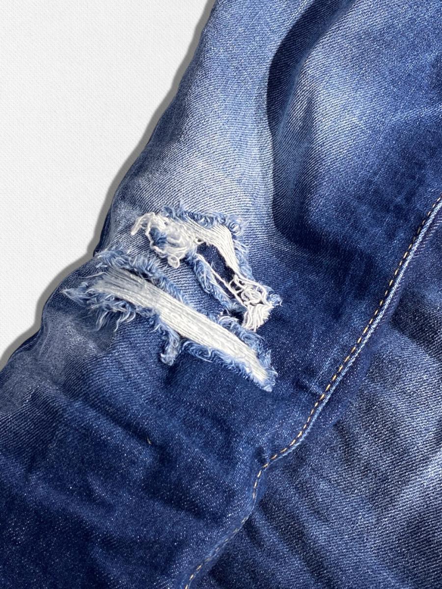 ダメージ加工テーパードデニムパンツ《MEDIUM WAIST JENNIFER JEAN》