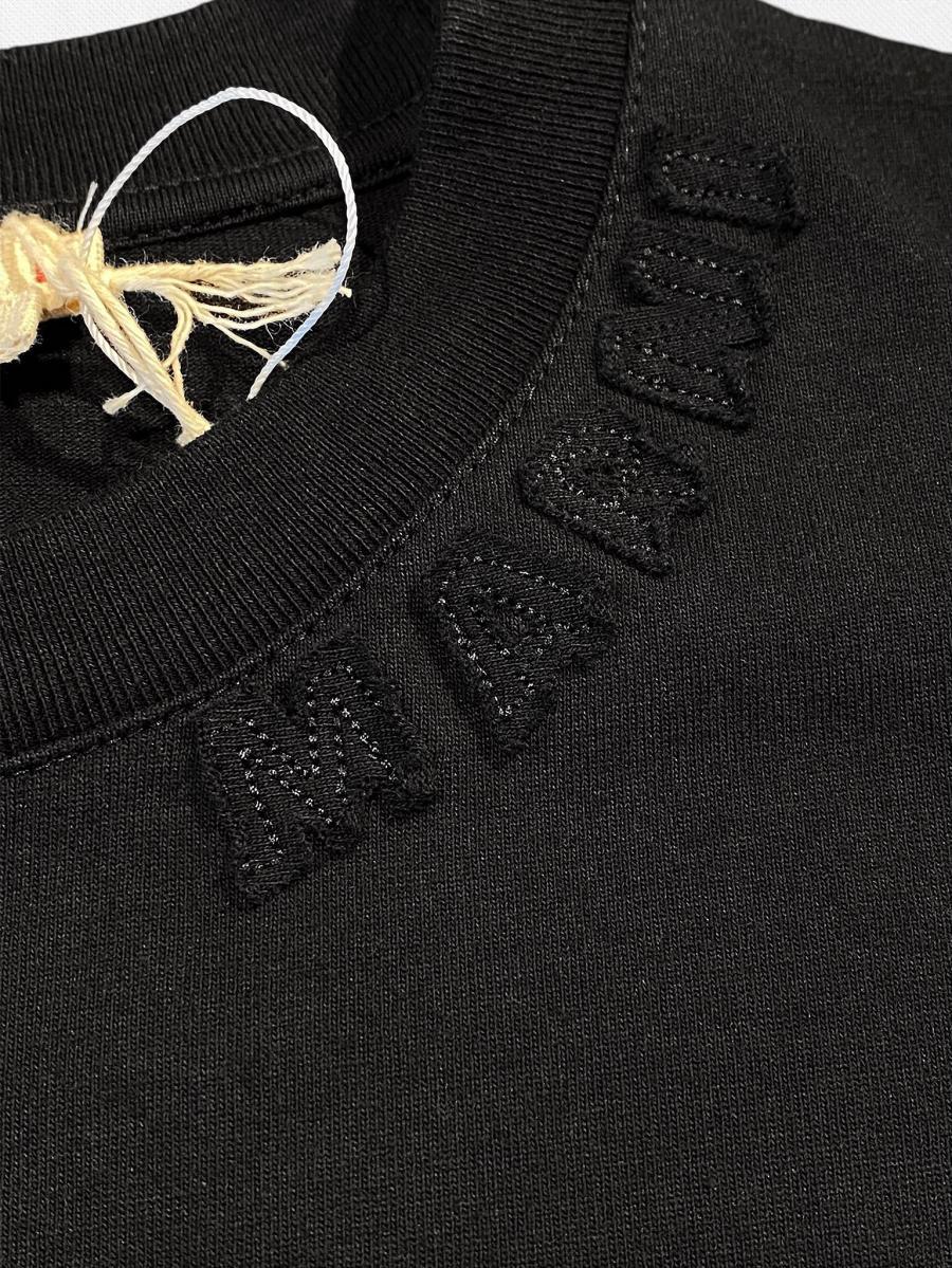 クルーネックTシャツ