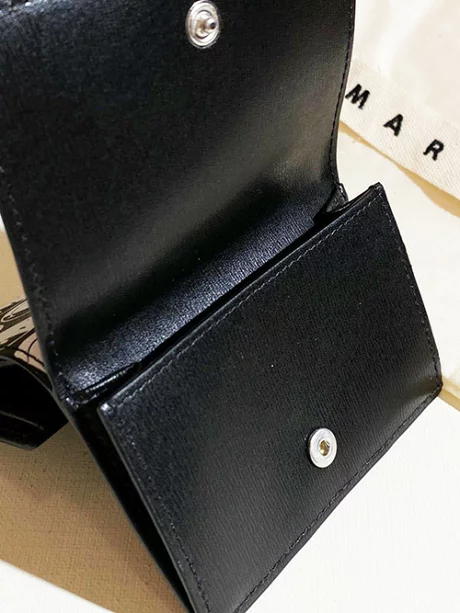 3つ折りレザーウォレット