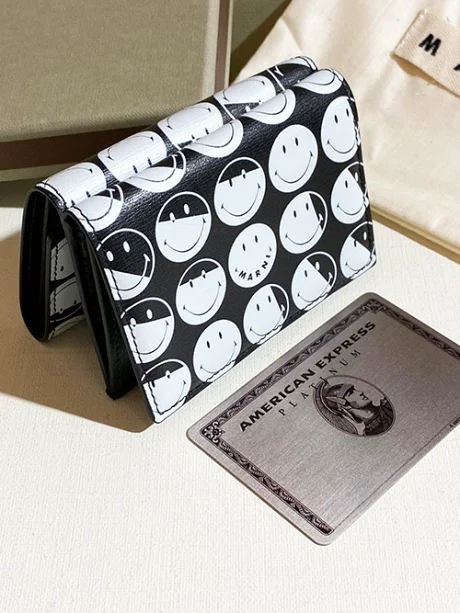 3つ折りレザーウォレット