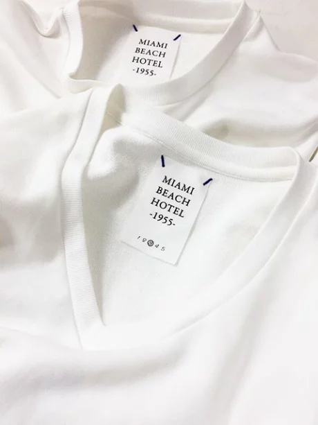 ＶネックスTシャツ