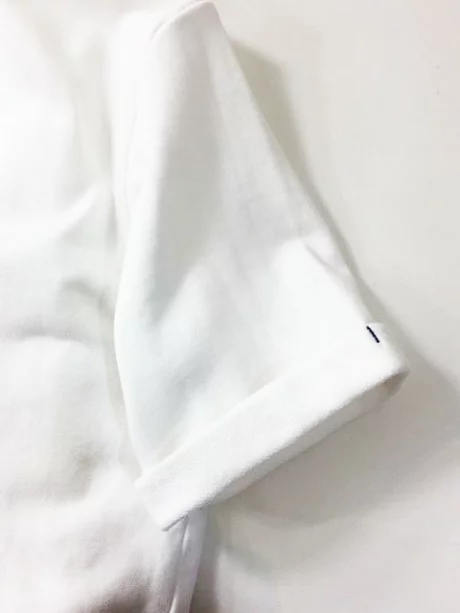 ＶネックスTシャツ