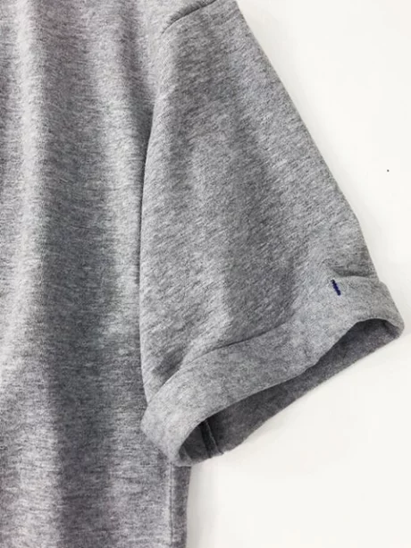 クルーネックTシャツ