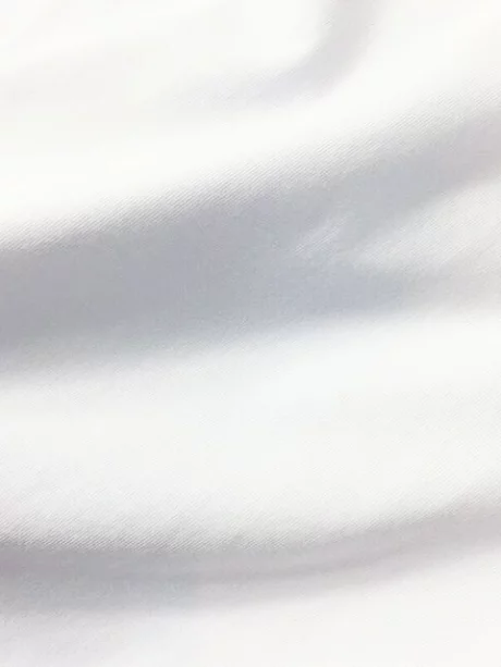 ＶネックTシャツ