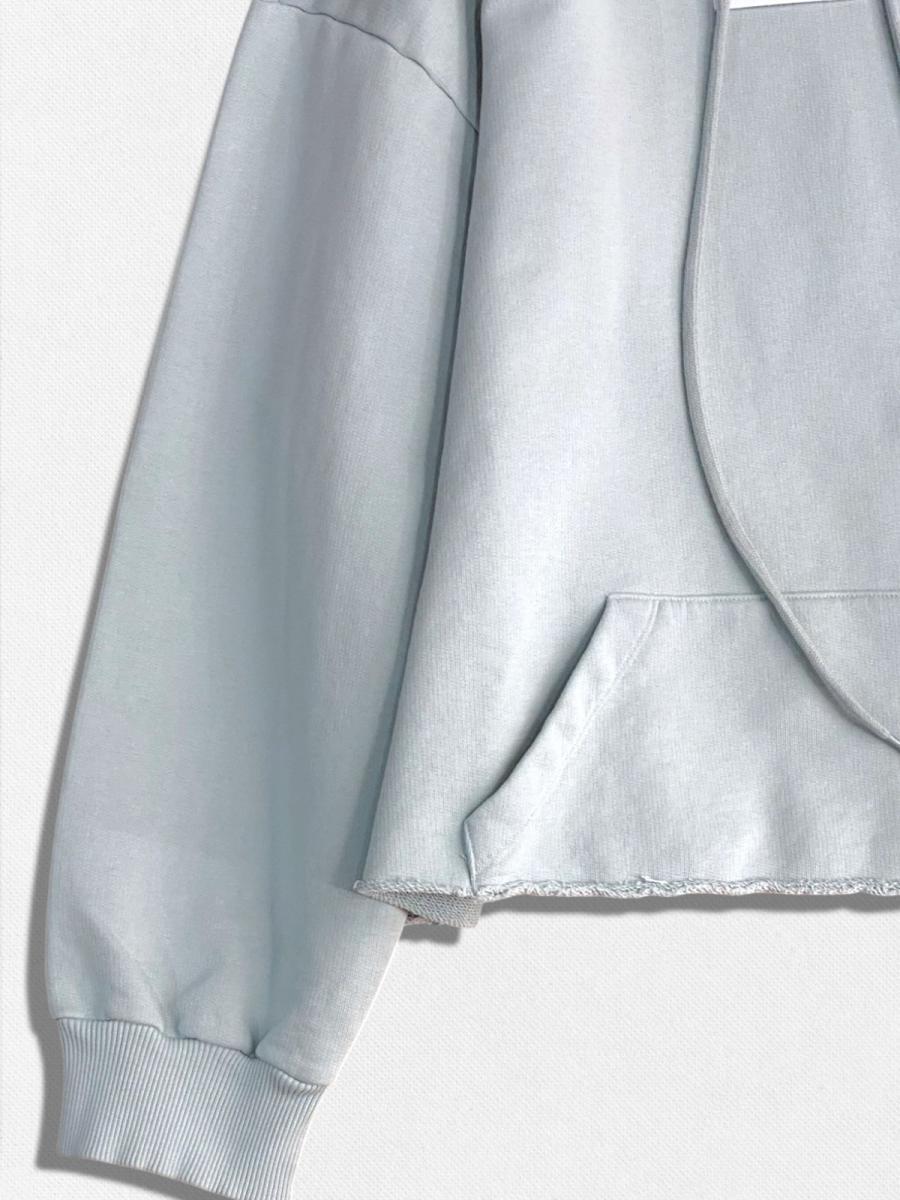 ショート丈プルオーバーパーカー