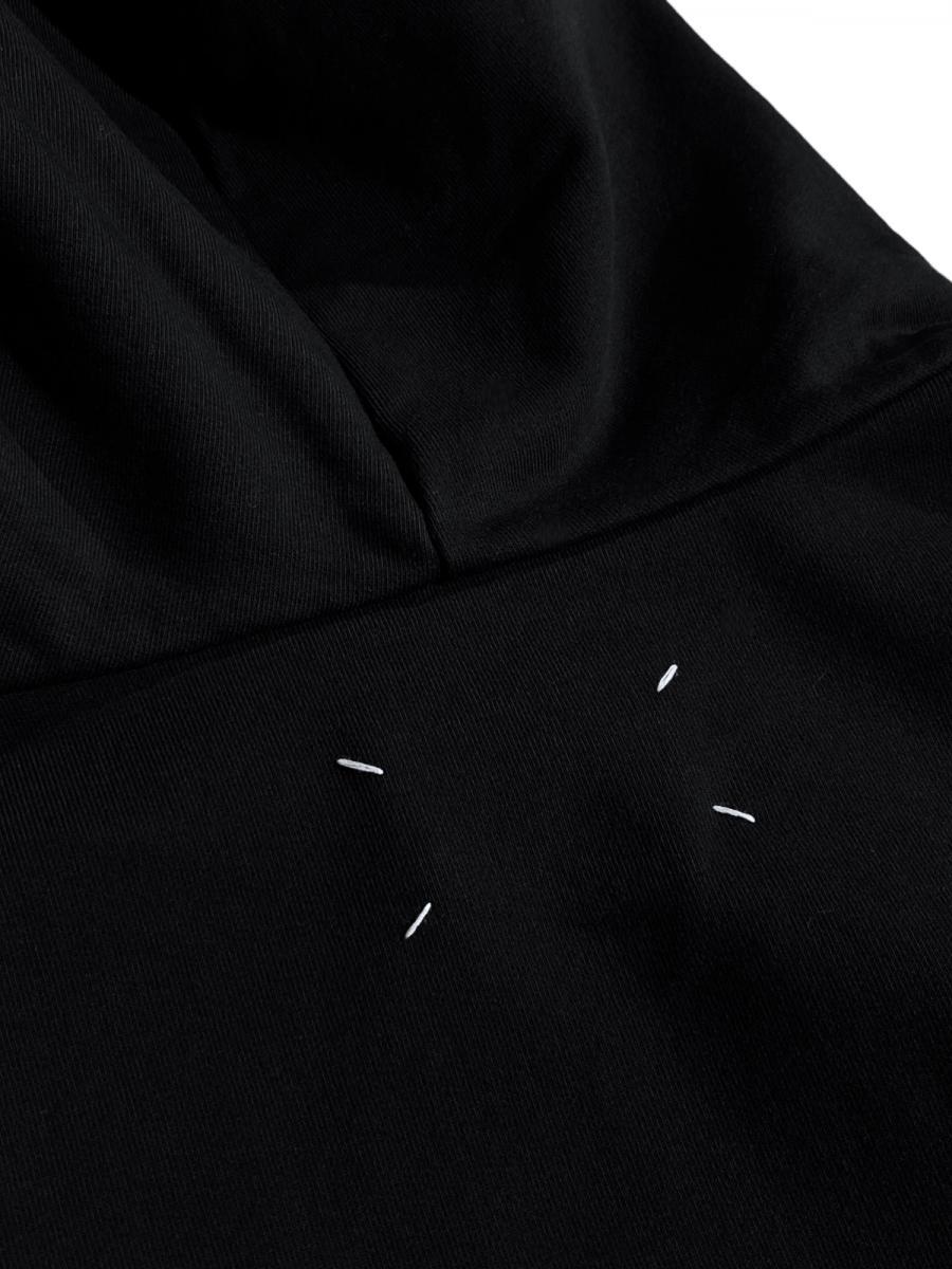 ロゴ刺繍プルオーバーパーカー