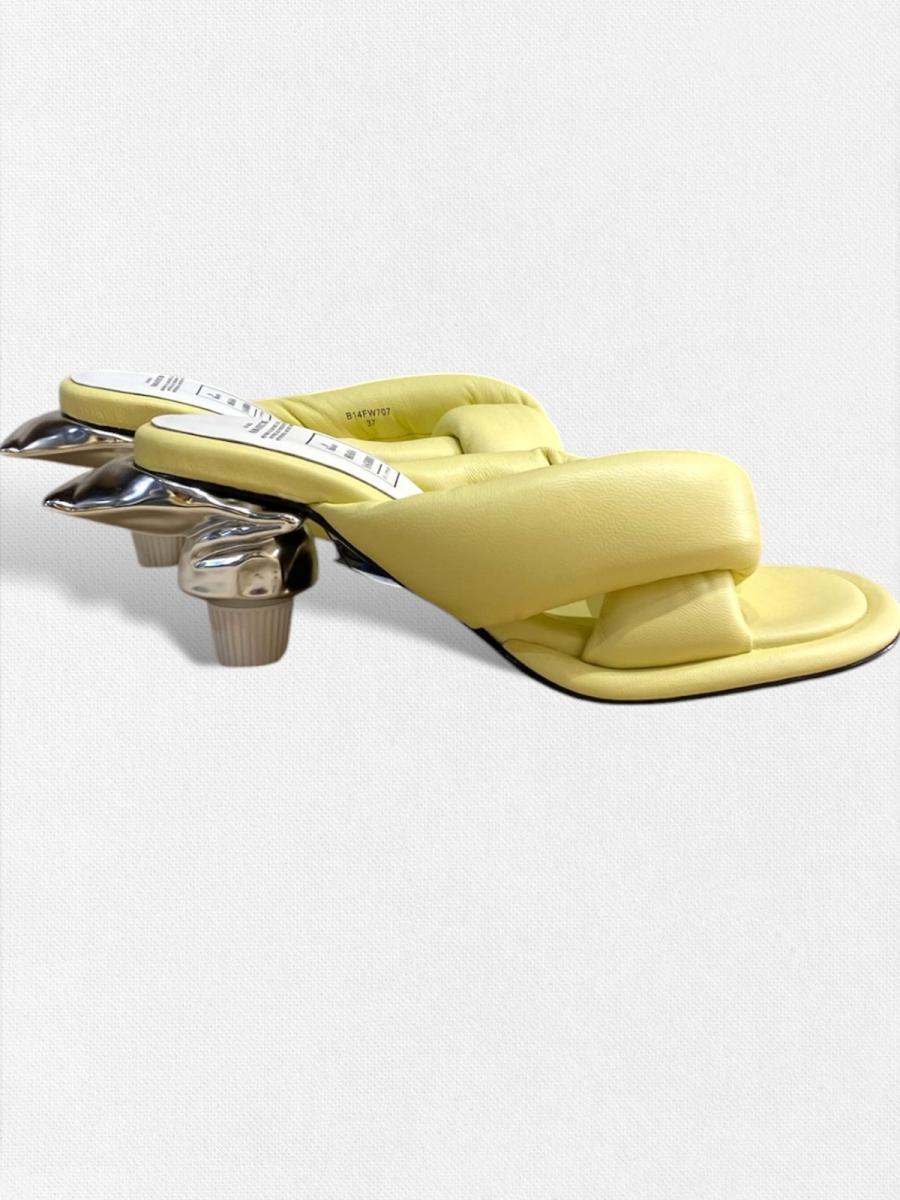 トゥースペーストヒールレザーサンダル