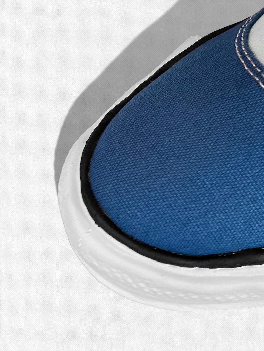 ローカットスニーカー