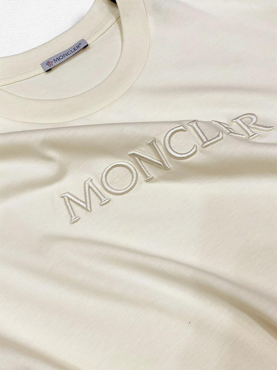 クルーネックTシャツ