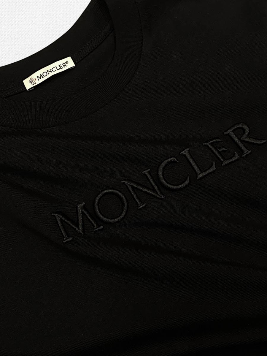 クルーネックTシャツ