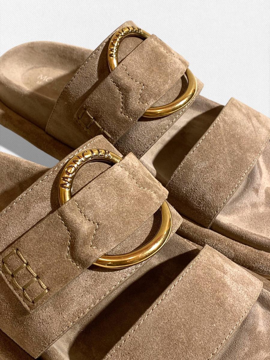 アイコンゴールドリング付き スウェードレザーサンダル