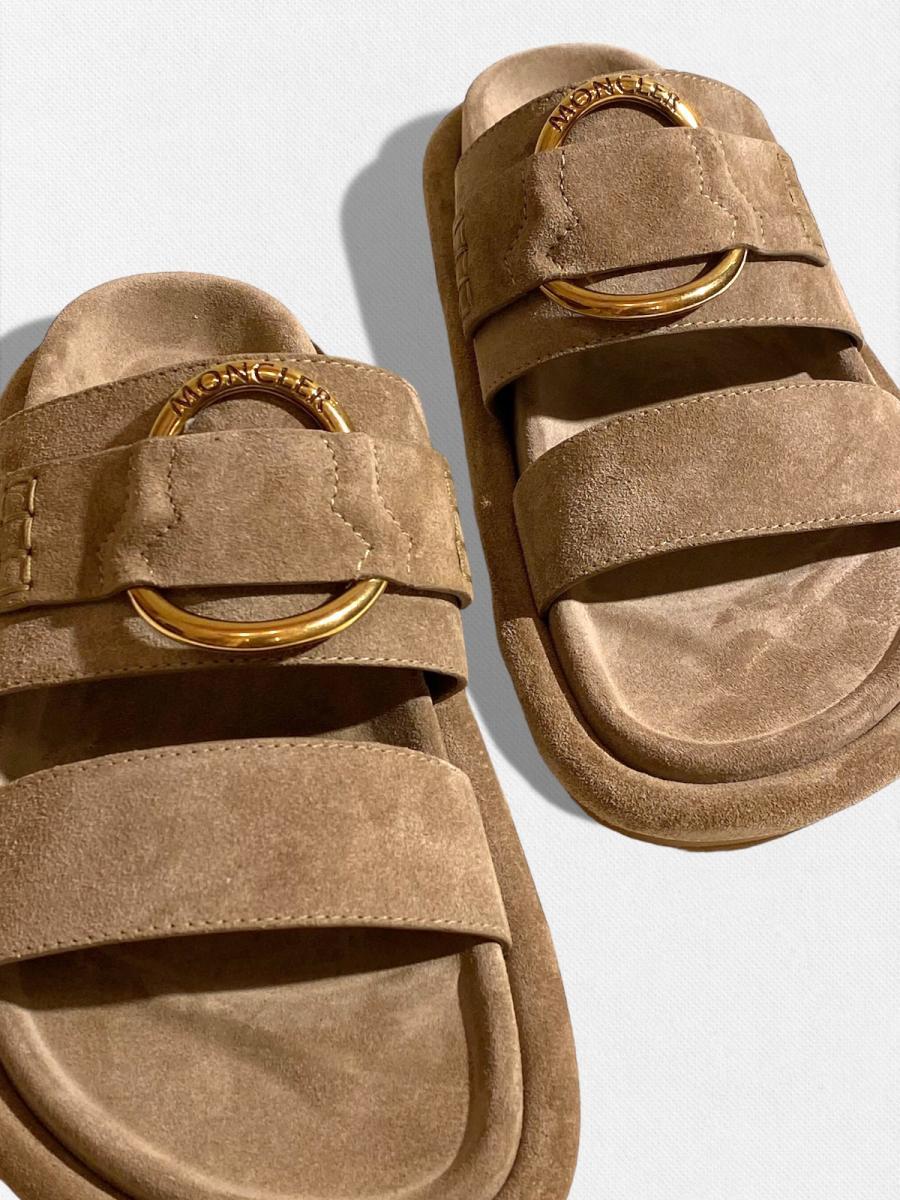 アイコンゴールドリング付き スウェードレザーサンダル