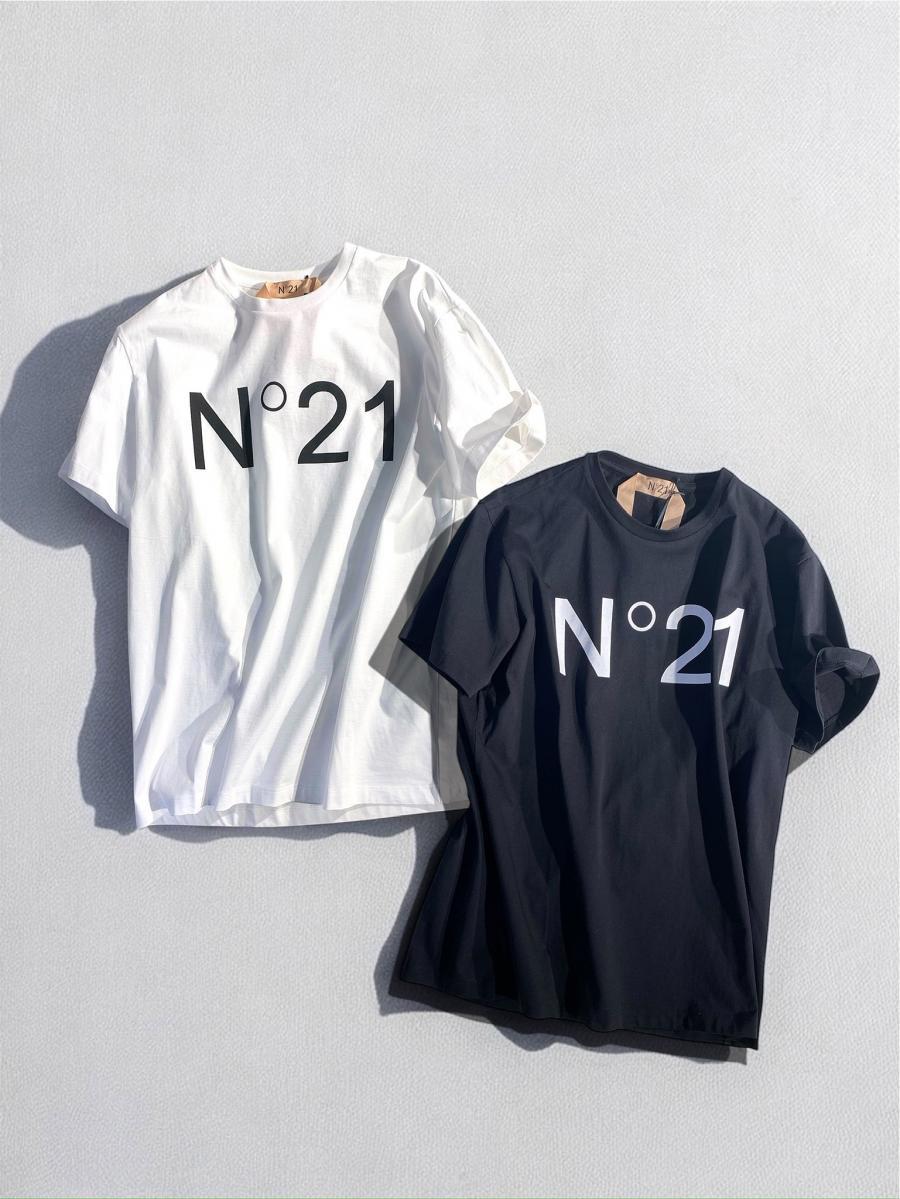 ロゴデザインクルーネックTシャツ