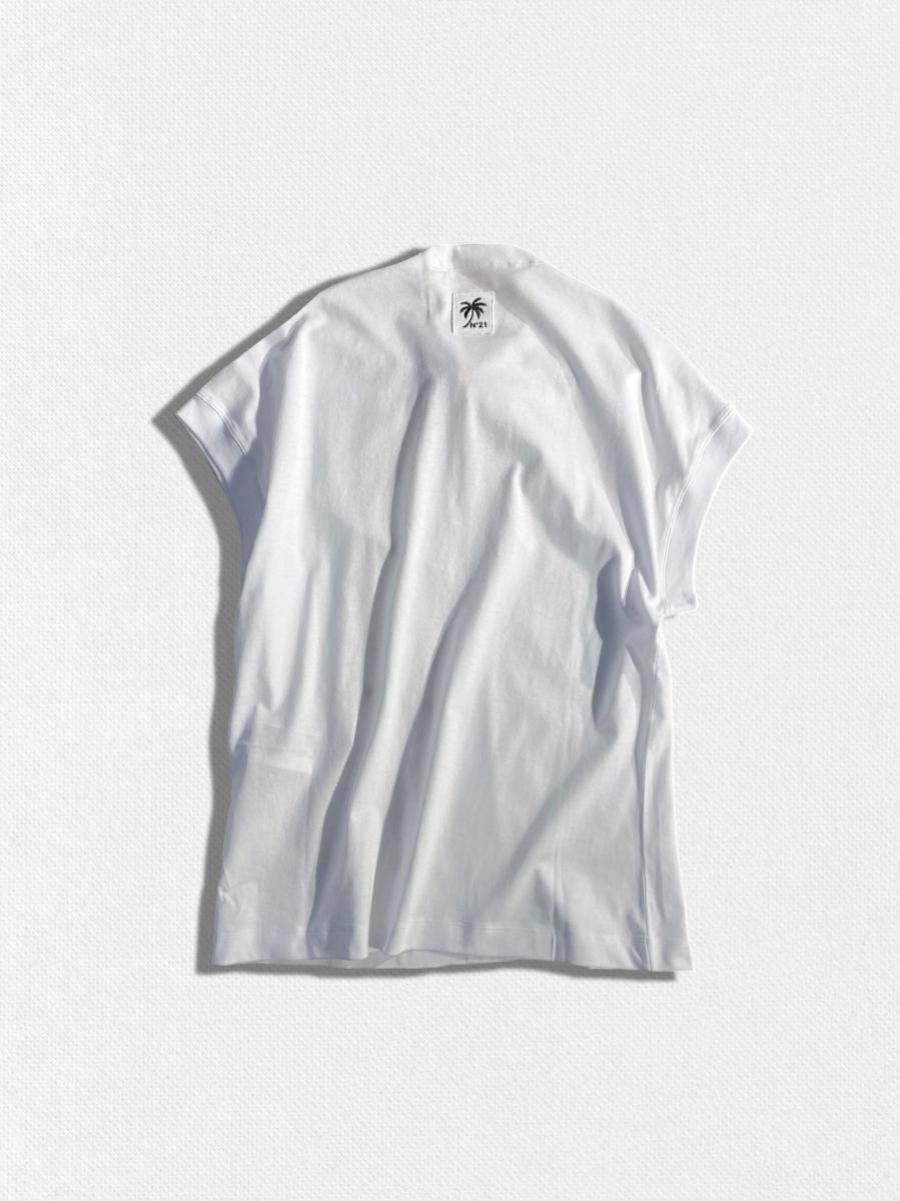 ネックデザインTシャツ