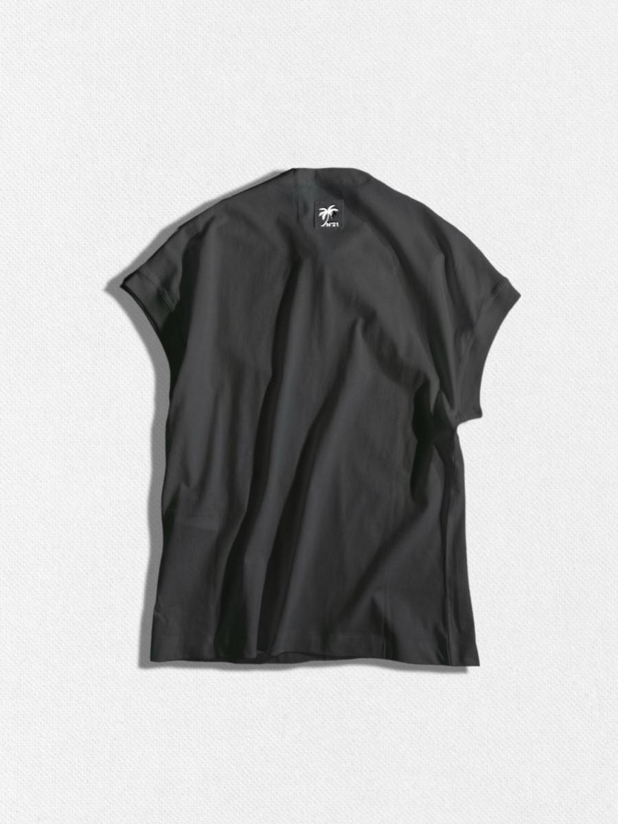 ネックデザインTシャツ