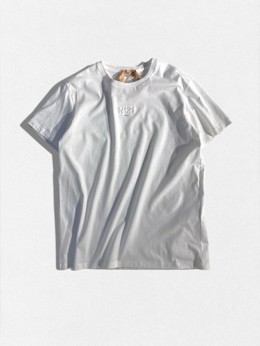 立体ロゴTシャツ