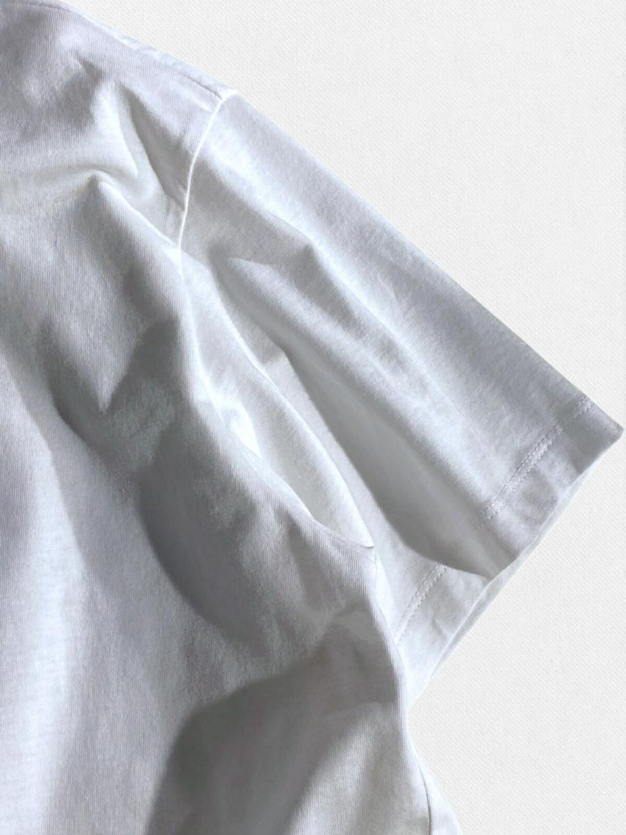 立体ロゴTシャツ