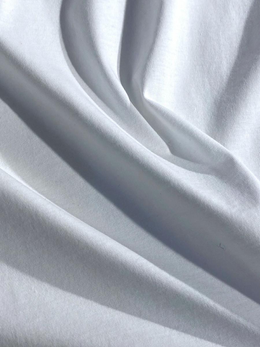 立体ロゴTシャツ